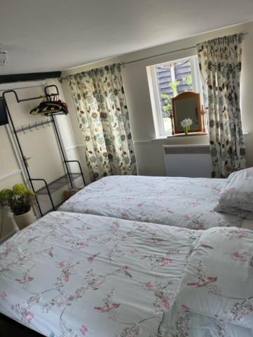 The Red Lion Great Offley Hotel Buitenkant foto
